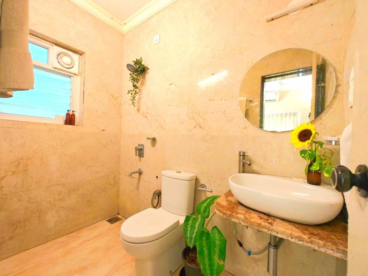 La Ritz Sea View Hotel Старый Гоа Экстерьер фото